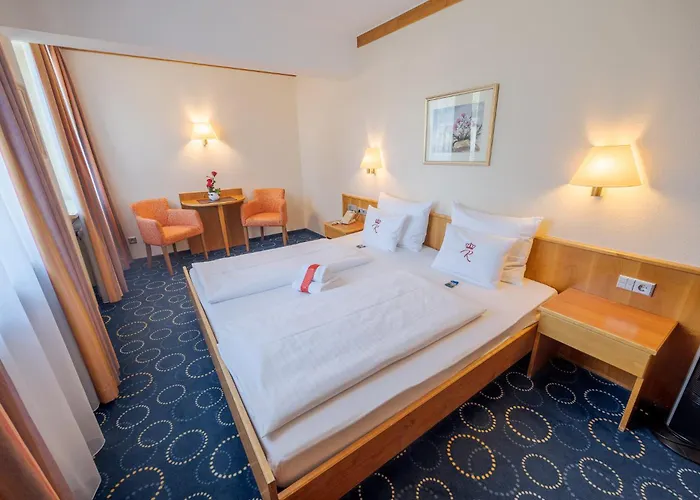 Zum Kurfuerst Hotel 2*