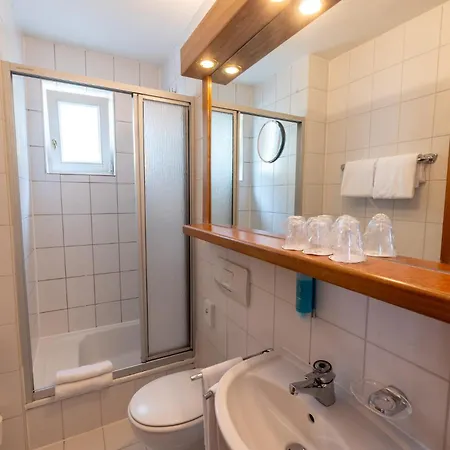 Hotel Chalét Zum Kurfürst Oberschleißheim