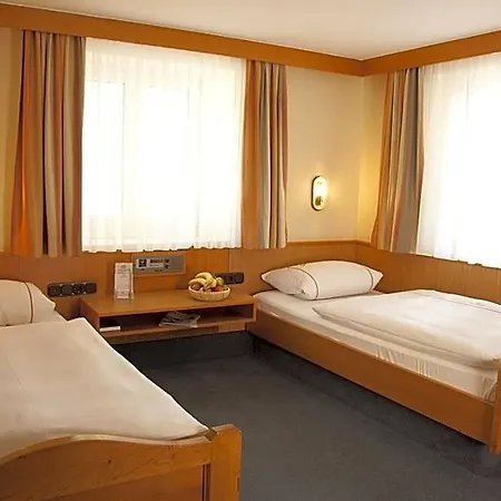选帝侯查勒酒店 酒店 Oberschleißheim