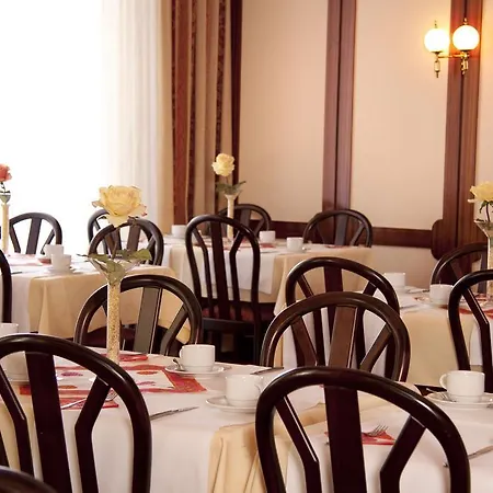 Chalét Zum Kurfürst Hotel Oberschleißheim