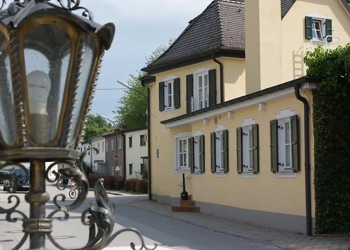Hotel Chalét Zum Kurfürst Oberschleißheim